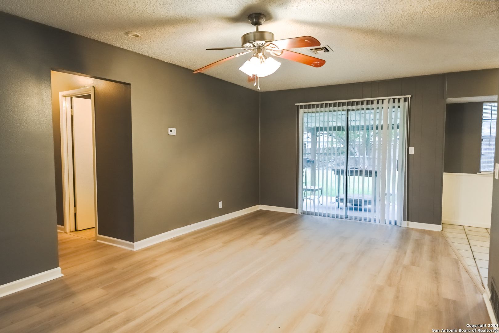 209 Royal Drive Converse TX 78109