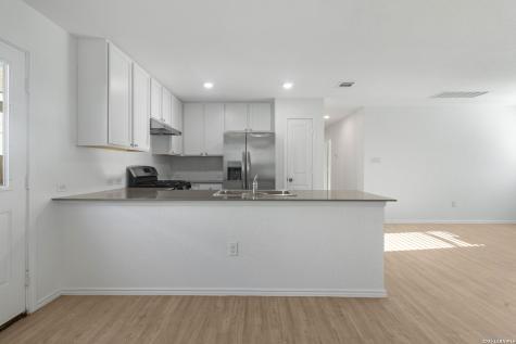 13551 Barton Cove San Antonio TX 78253
