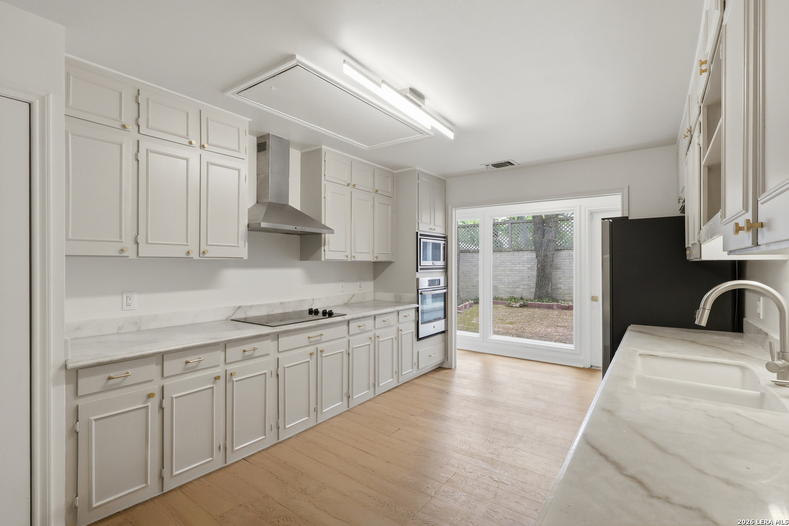 484 E Olmos Drive Olmos Park TX 78212