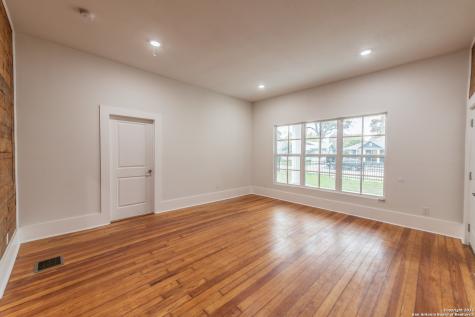 121 Highland San Antonio TX 78210