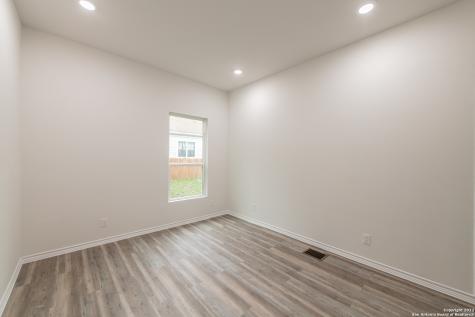 121 Highland San Antonio TX 78210