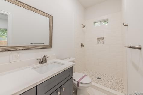 121 Highland San Antonio TX 78210