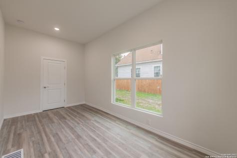 121 Highland San Antonio TX 78210