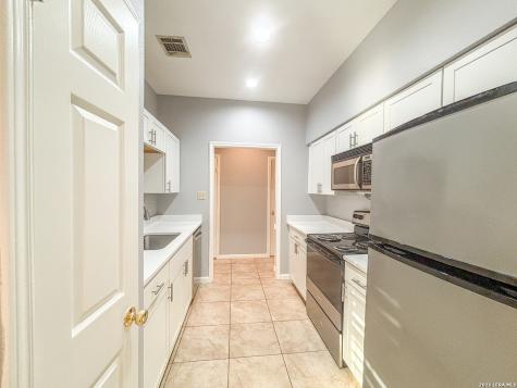 7 Chapel Hill Circle San Antonio TX 78240