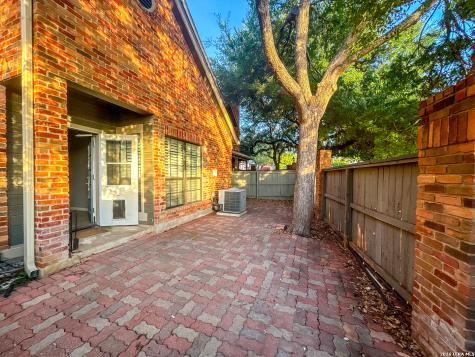 7 Chapel Hill Circle San Antonio TX 78240