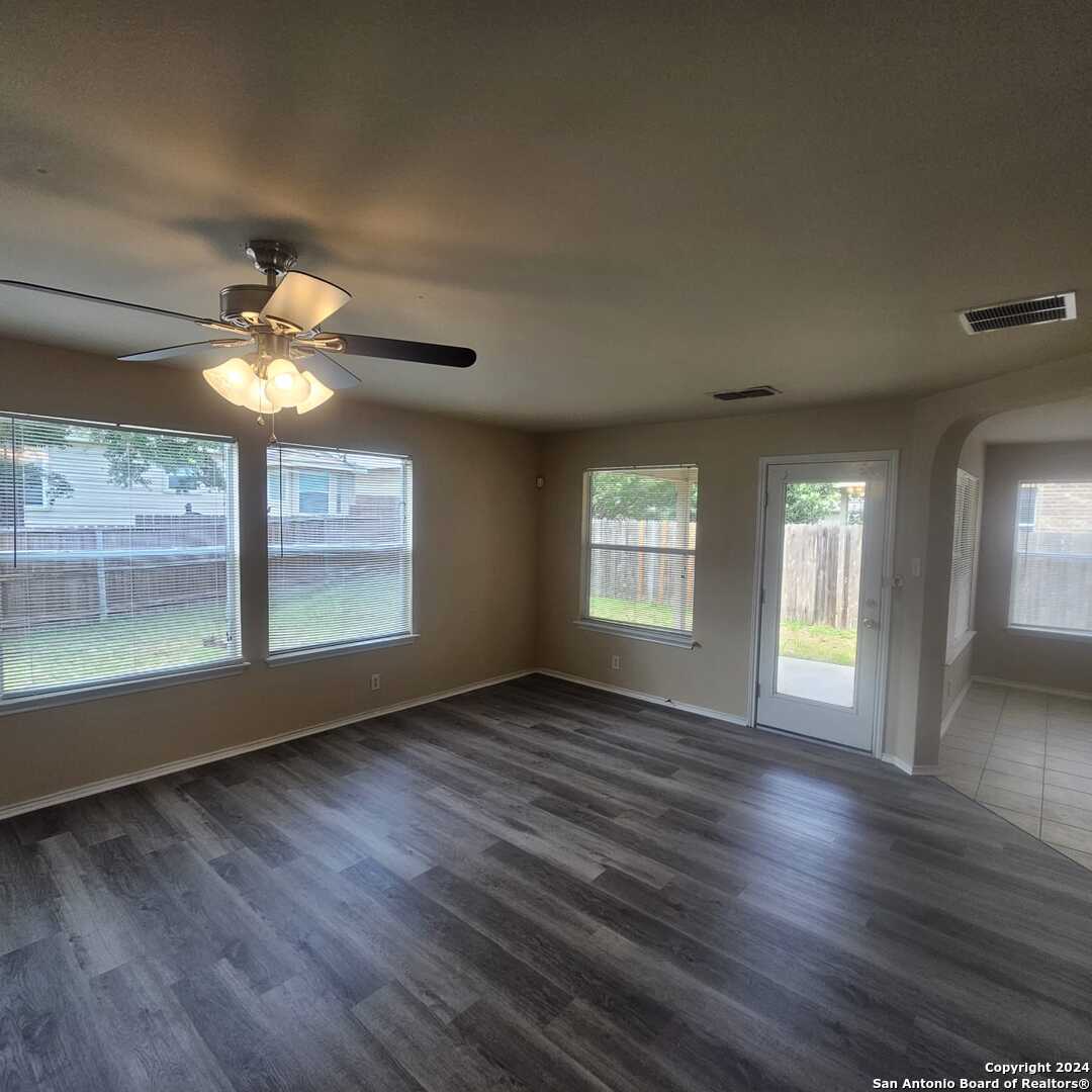 4007 Dunn Oak Drive San Antonio TX 78223