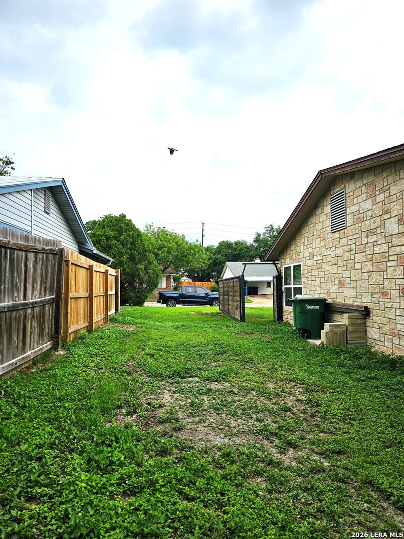 9406 Sugarloaf San Antonio TX 78245