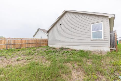 6562 Runaway Row Converse TX 78109