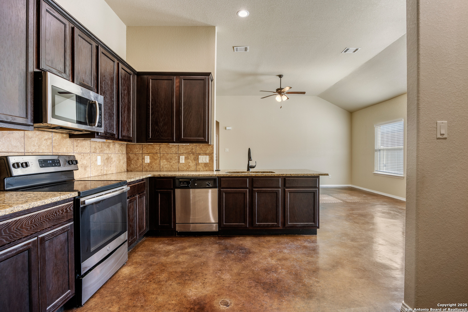 210 Ragsdale Way New Braunfels TX 78130