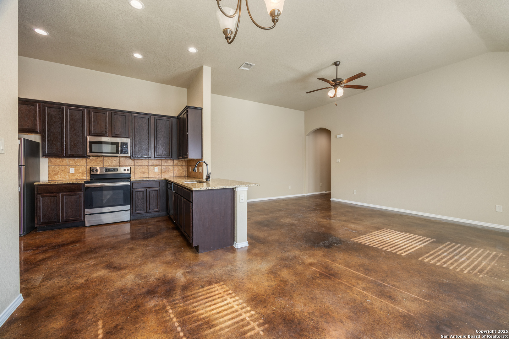210 Ragsdale Way New Braunfels TX 78130