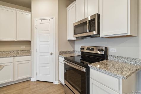 1033 Windflower New Braunfels TX 78130