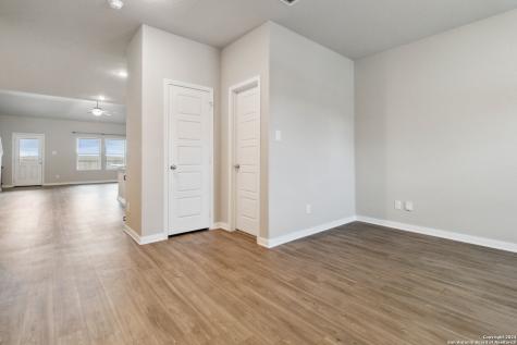 1033 Windflower New Braunfels TX 78130