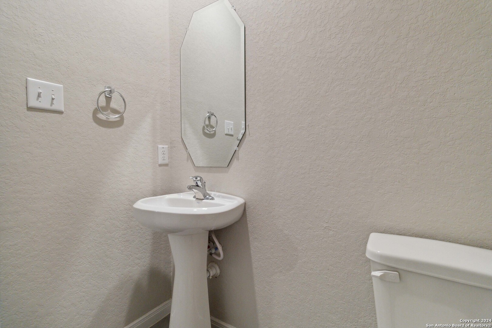 1033 Windflower New Braunfels TX 78130
