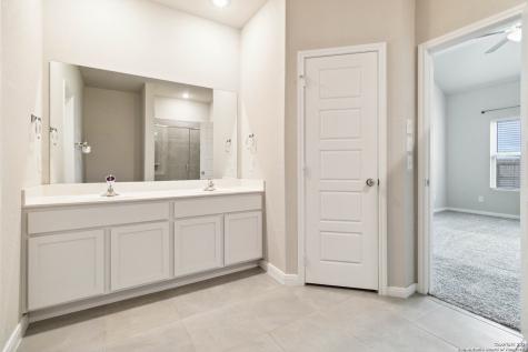 1033 Windflower New Braunfels TX 78130