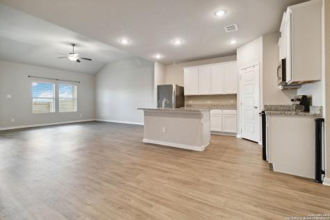 1033 Windflower New Braunfels TX 78130