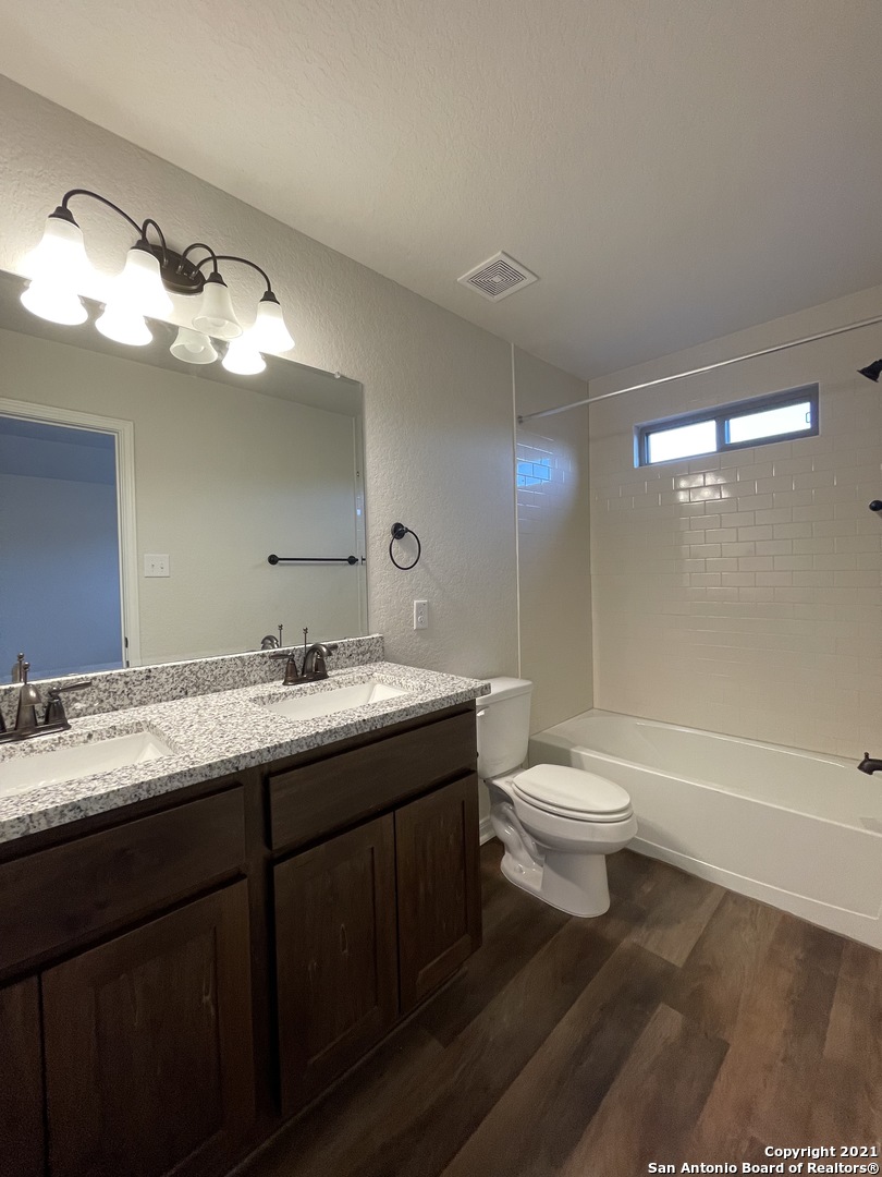 2207 Lynwood Bend San Antonio TX 78245