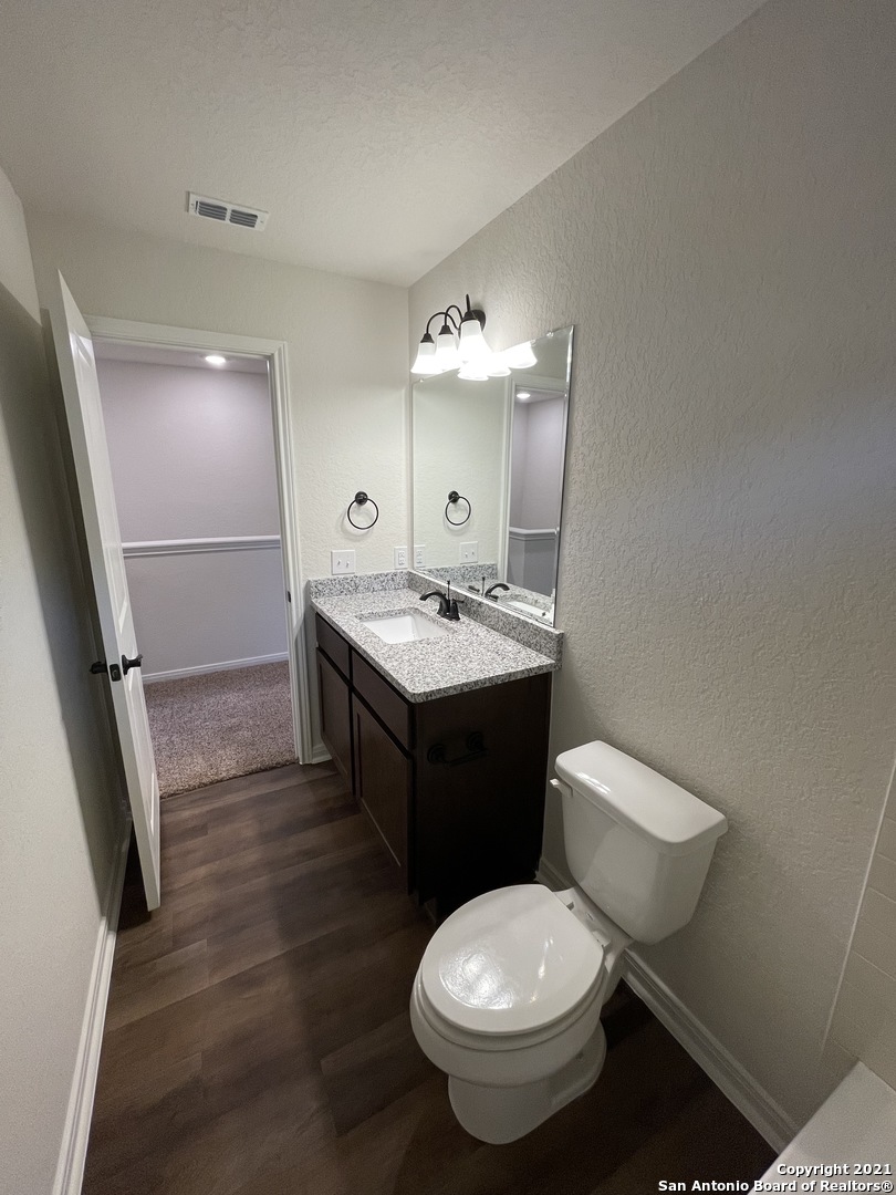 2207 Lynwood Bend San Antonio TX 78245