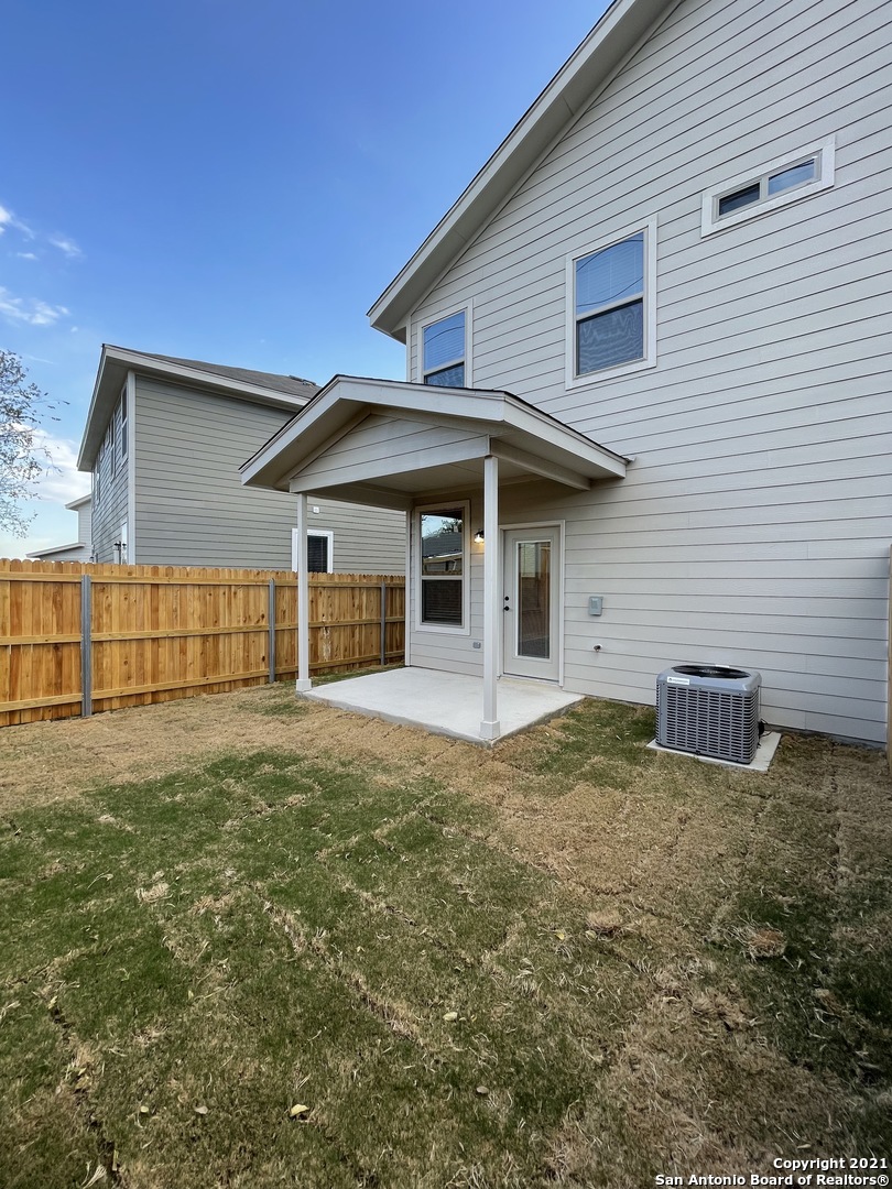 2207 Lynwood Bend San Antonio TX 78245