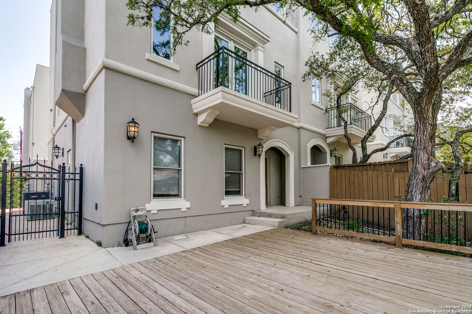 231 E Mulberry Avenue San Antonio TX 78212