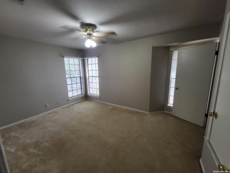 31 Chapel Hill San Antonio TX 78240
