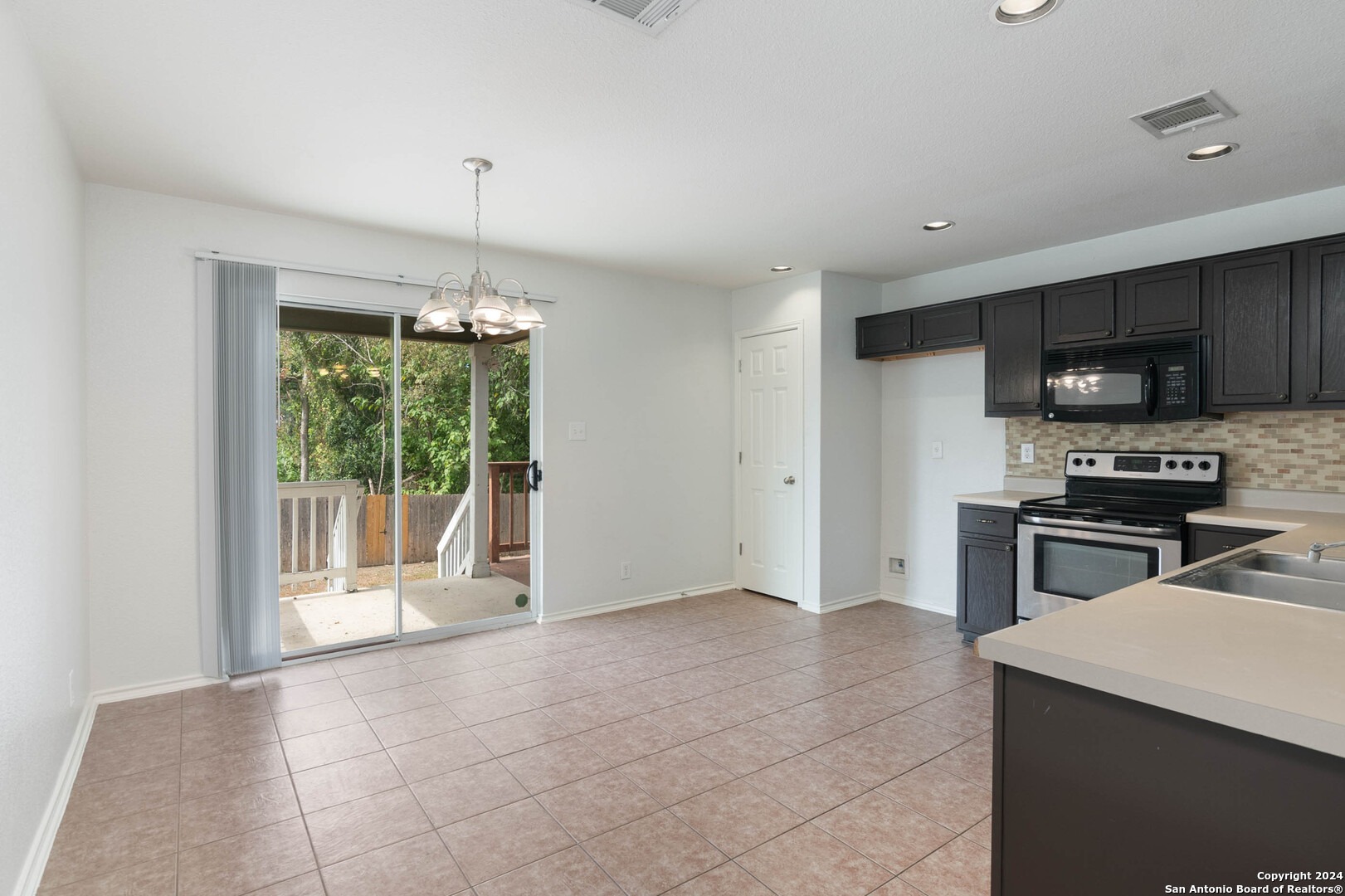 1047 Daffodil Way San Antonio TX 78245