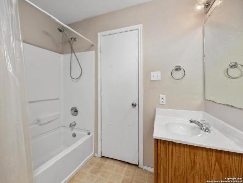 107 Venezia San Antonio TX 78253