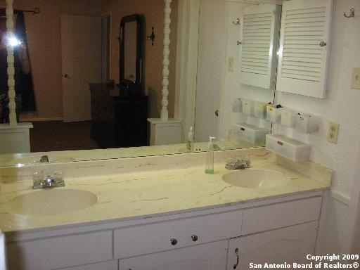 13835 Kingsbury Hill San Antonio TX 78217