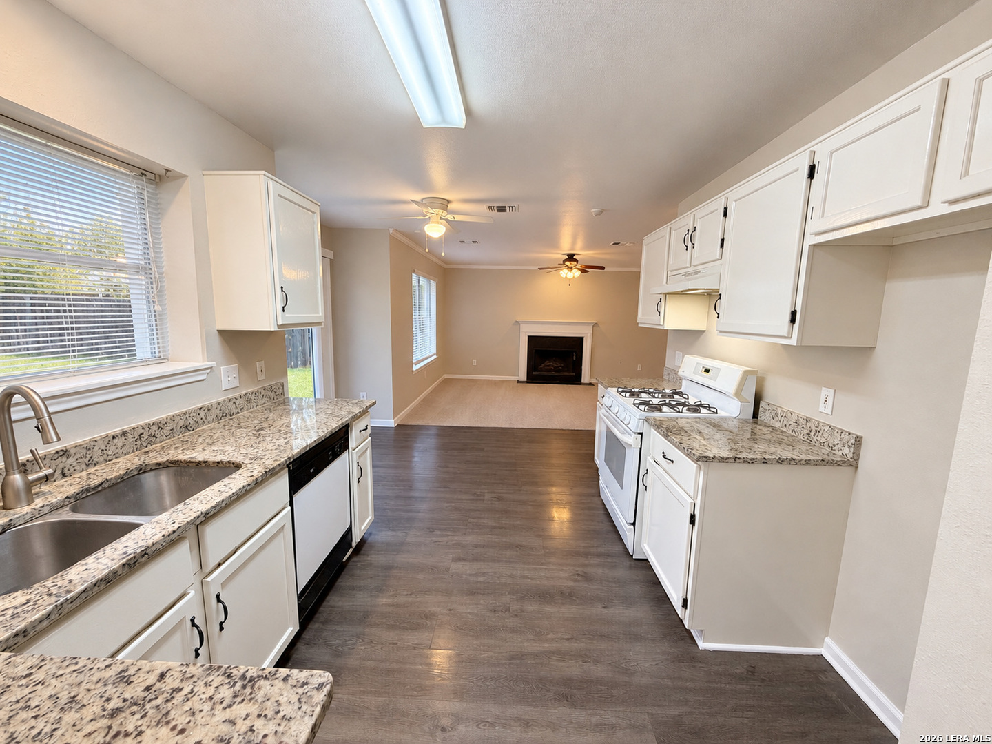 10607 Coyote Hill Converse TX 78109
