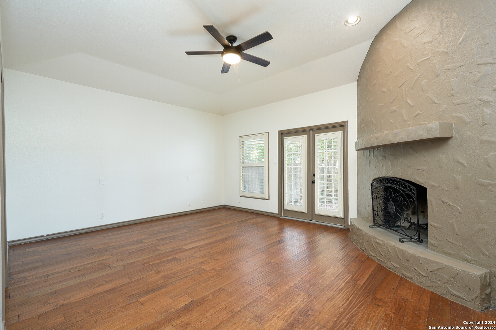19206 E Birdsong San Antonio TX 78258