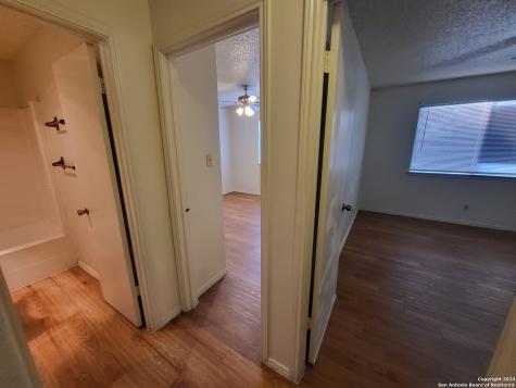 8936 Golden Brook San Antonio TX 78250