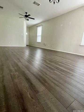 513 Dusty Emerald Universal City TX 78148