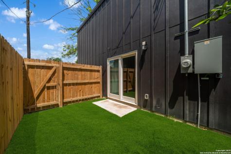 1104 S Gevers Street San Antonio TX 78210