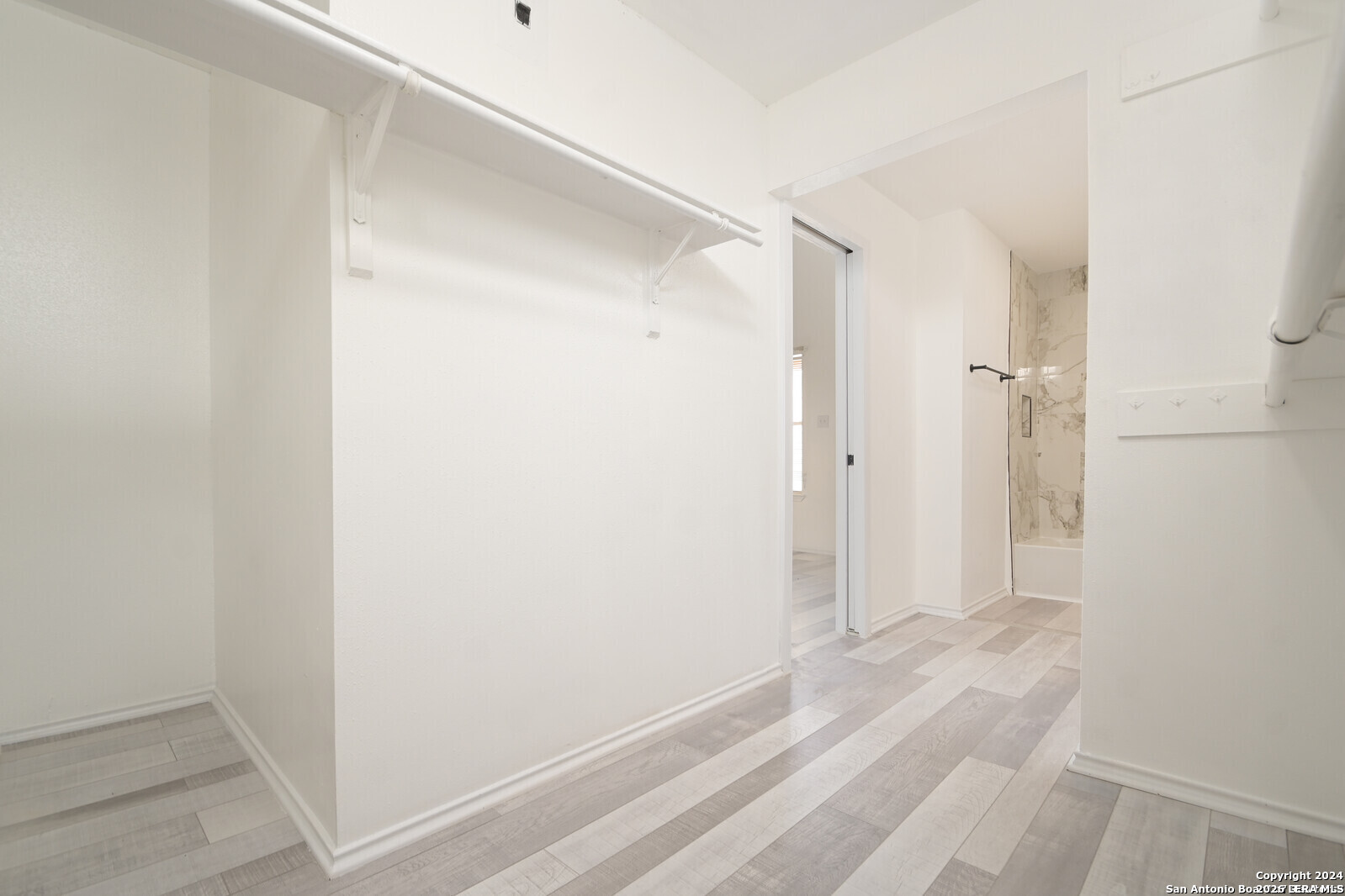 10527 Perrin Beitel San Antonio TX 78217