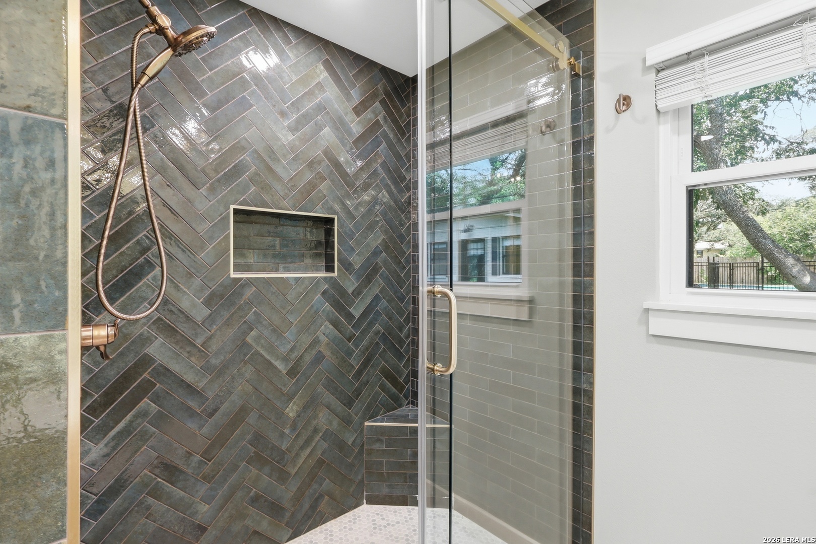 100 Fleetwood Drive Hollywood Park TX 78232