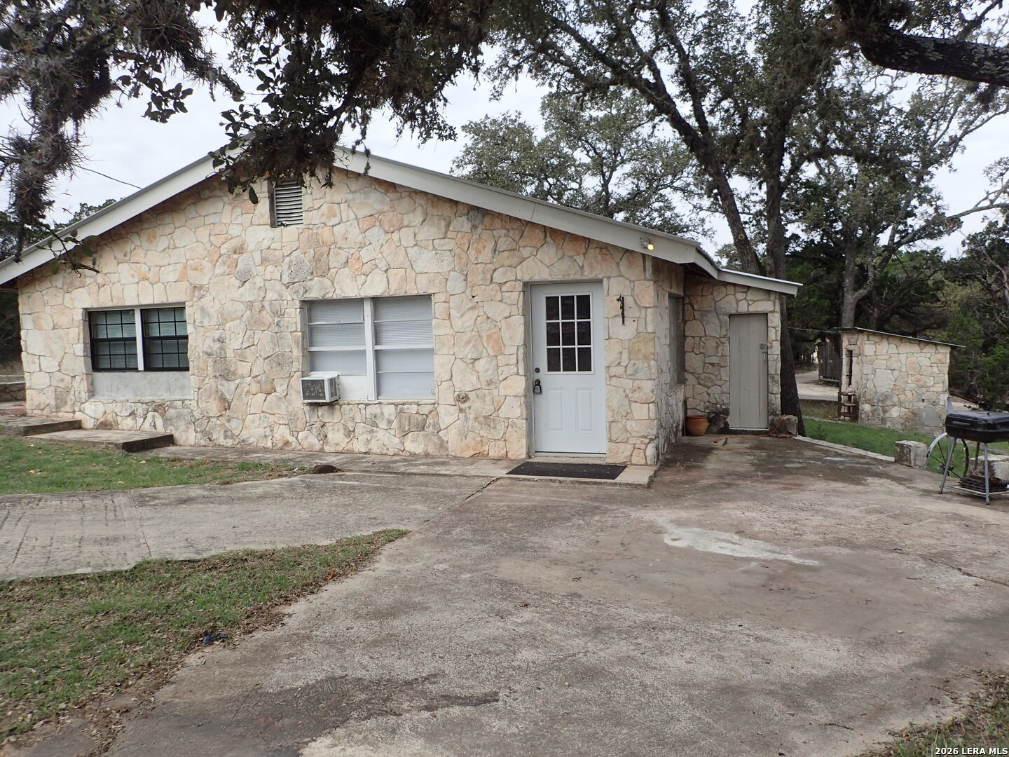 585 Indigo Pipe Creek TX 78063