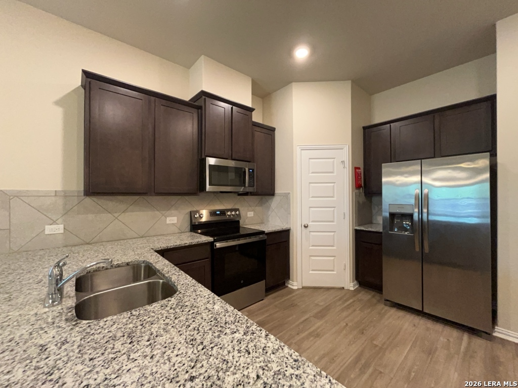 5435 Devils Gate Converse TX 78109