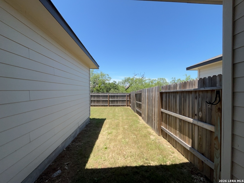 5435 Devils Gate Converse TX 78109