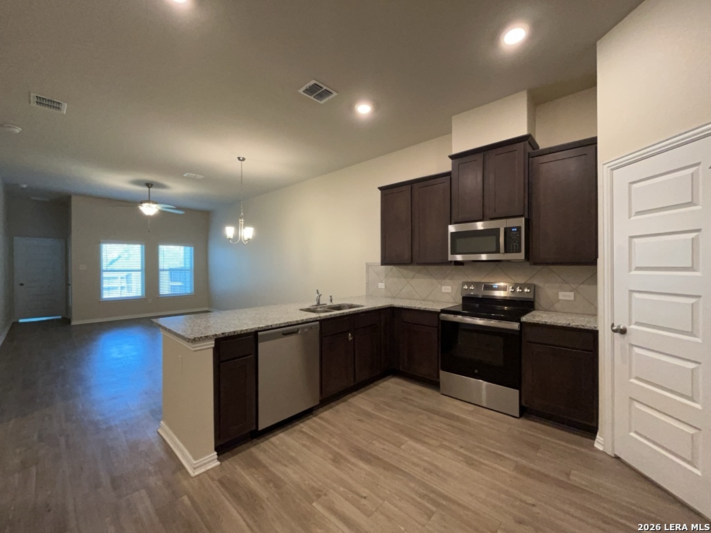 5435 Devils Gate Converse TX 78109