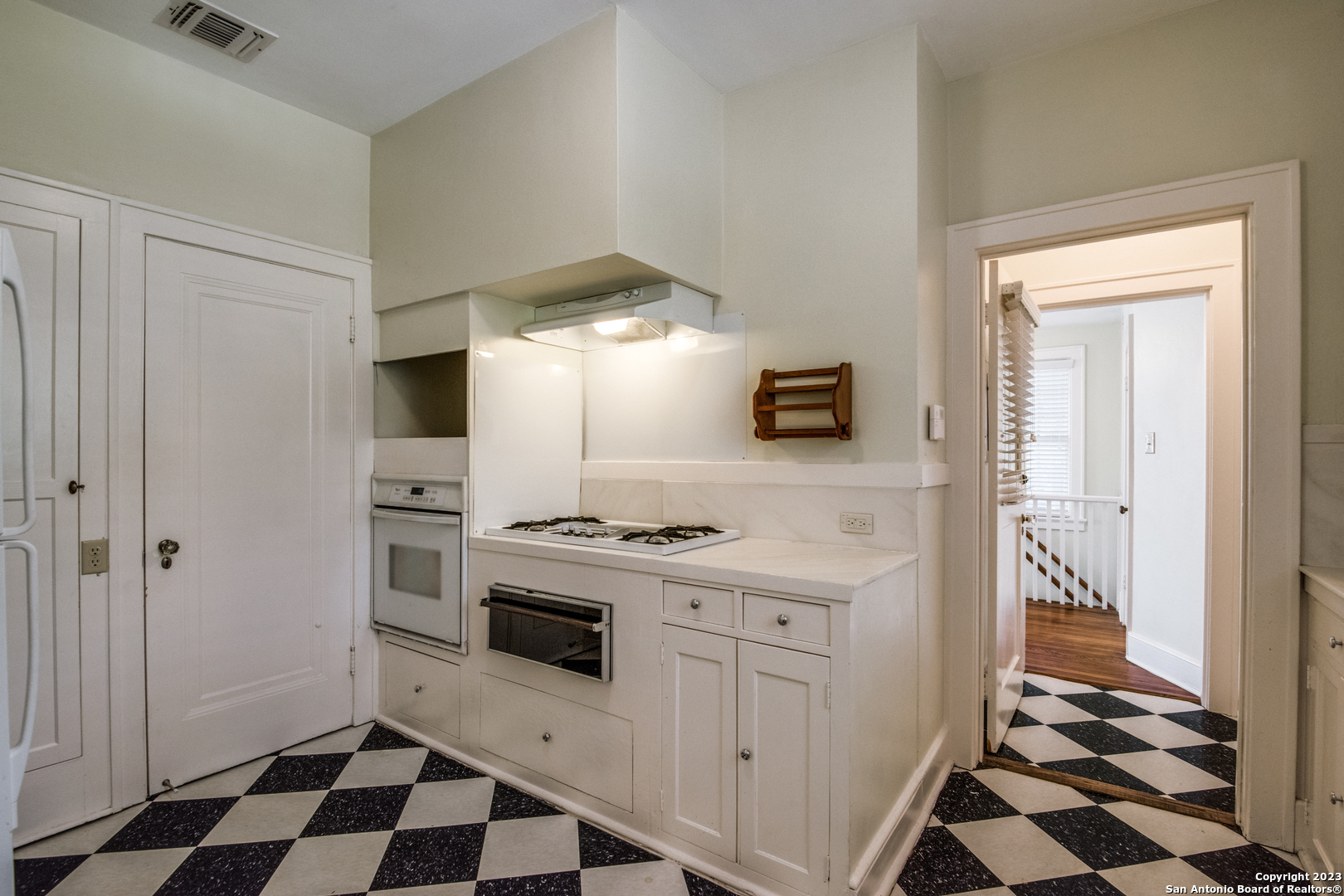 242 W Huisache San Antonio TX 78212