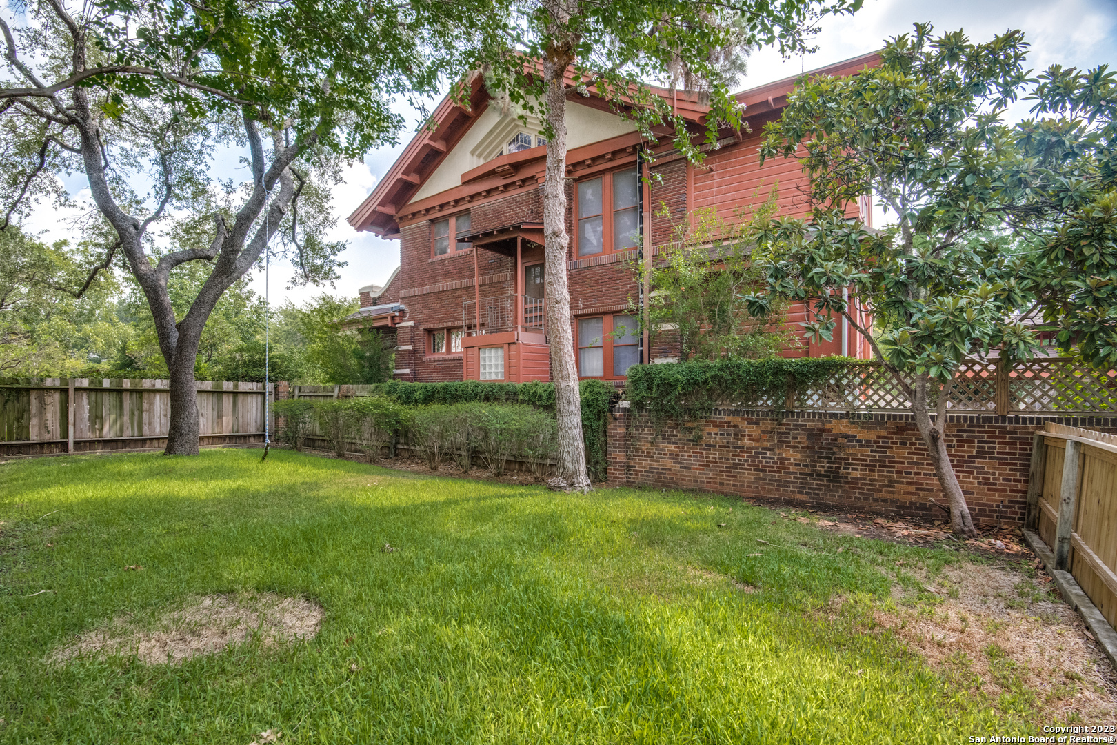 242 W Huisache San Antonio TX 78212