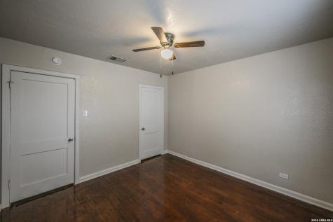 207 Bradford Avenue San Antonio TX 78228