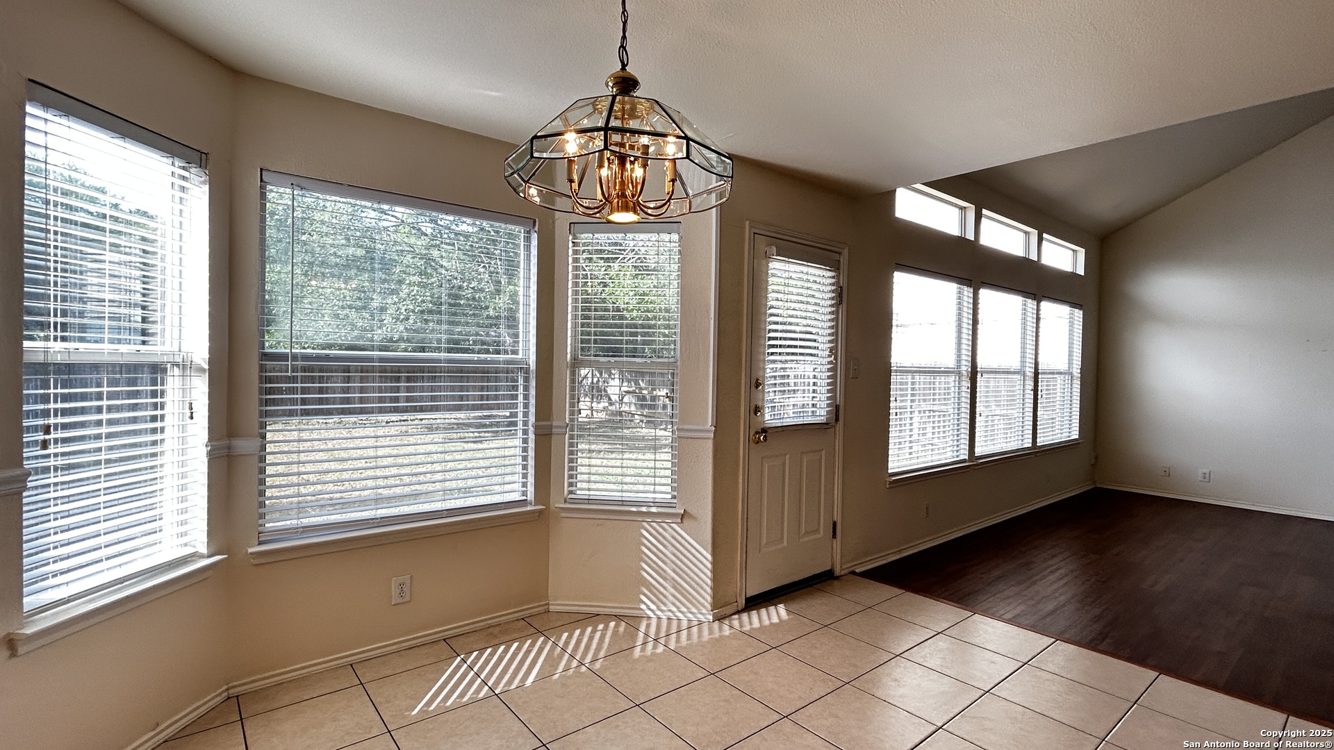 6107 Lakeview Court San Antonio TX 78249