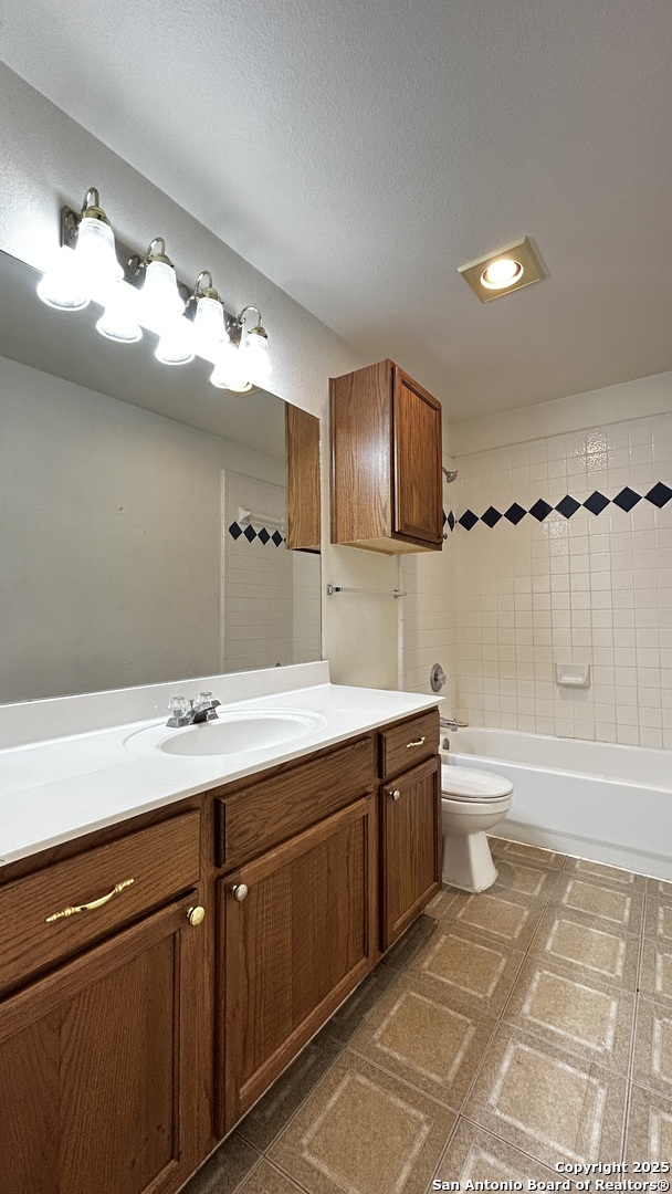 6107 Lakeview Court San Antonio TX 78249