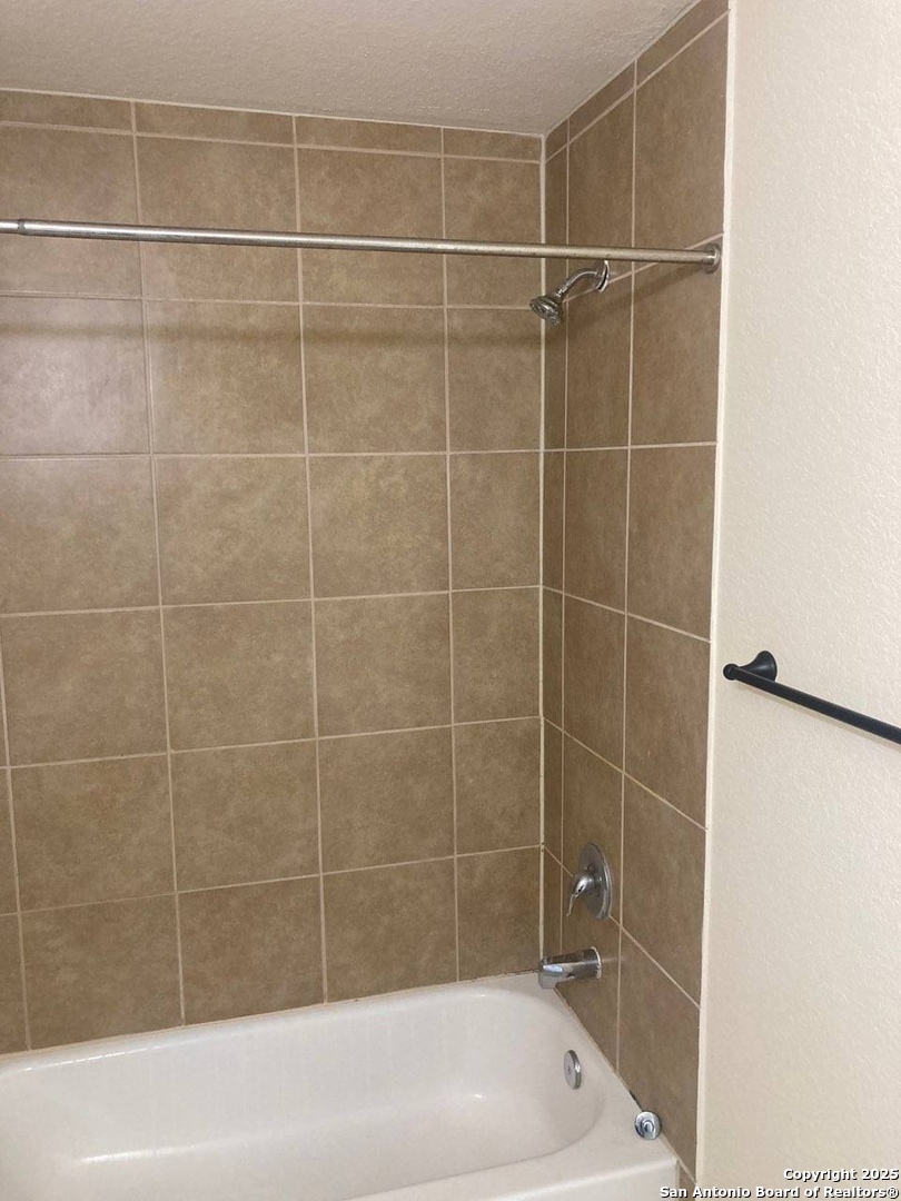 6335 Melanzane San Antonio TX 78233