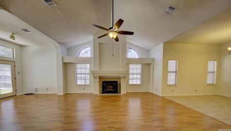 7631 Spanish Wood San Antonio TX 78249