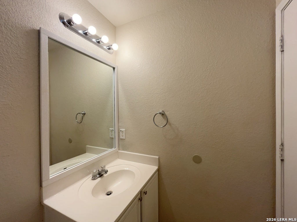 3 Bedford Bay San Antonio TX 78239
