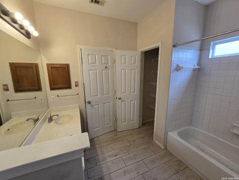 1803 White Magnolia San Antonio TX 78227