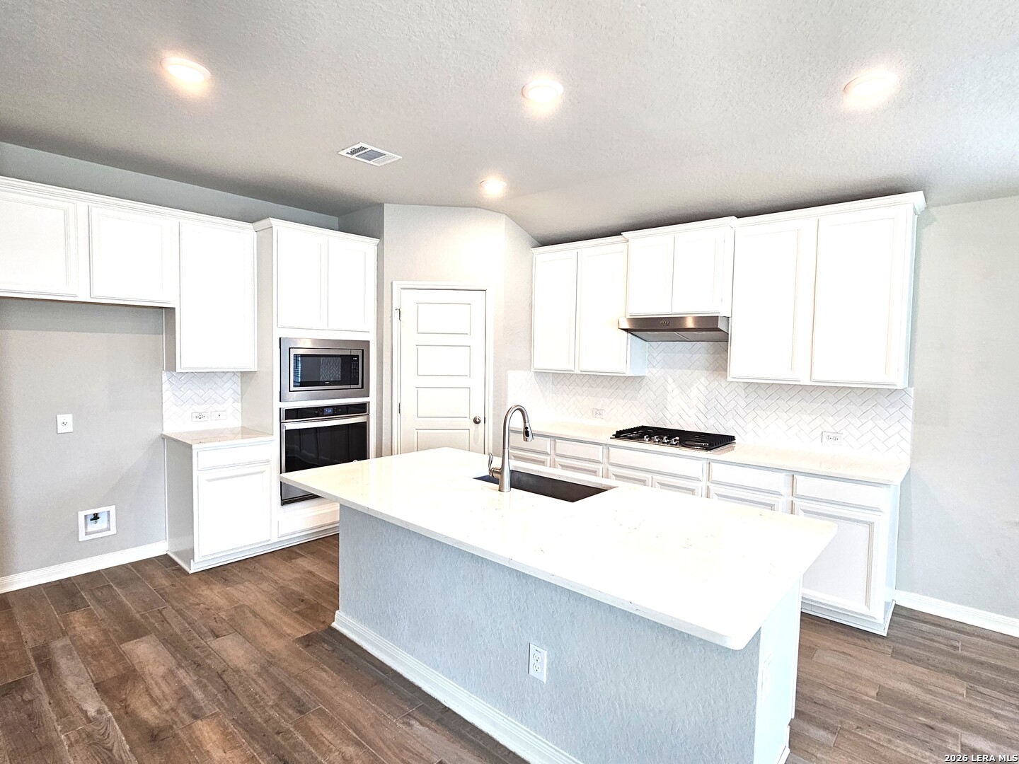 17027 Barker Path San Antonio TX 78247