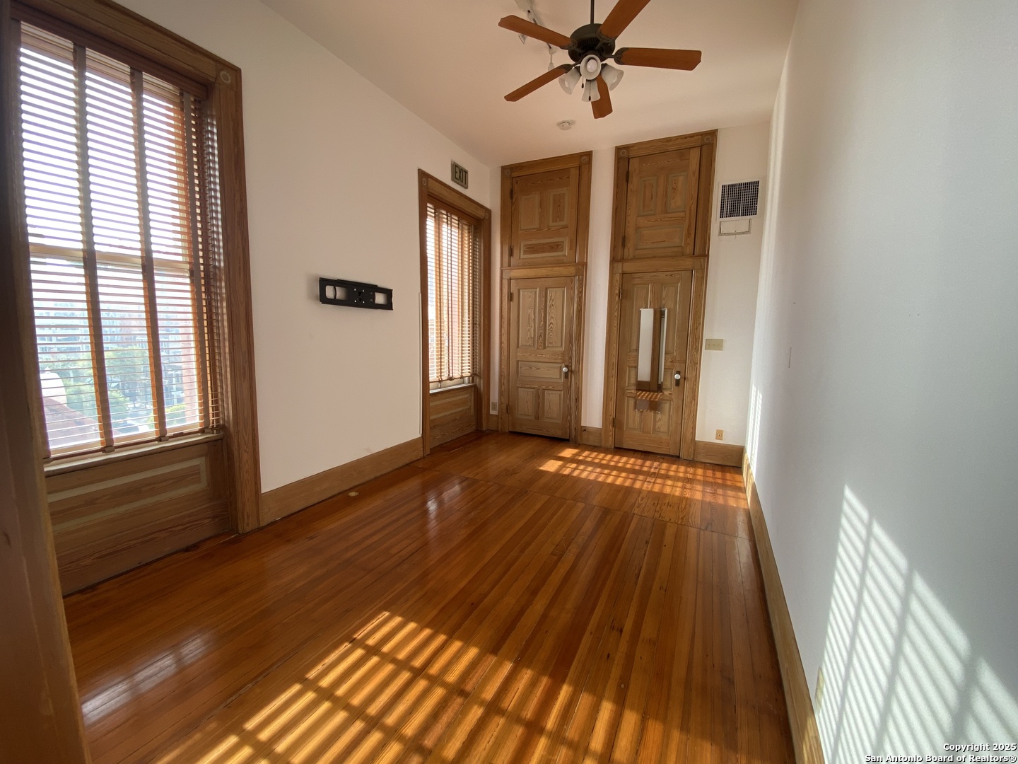 235 E Commerce San Antonio TX 78205