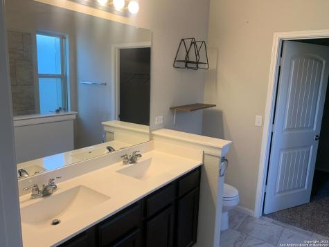 6814 Hibiscus Falls San Antonio TX 78218